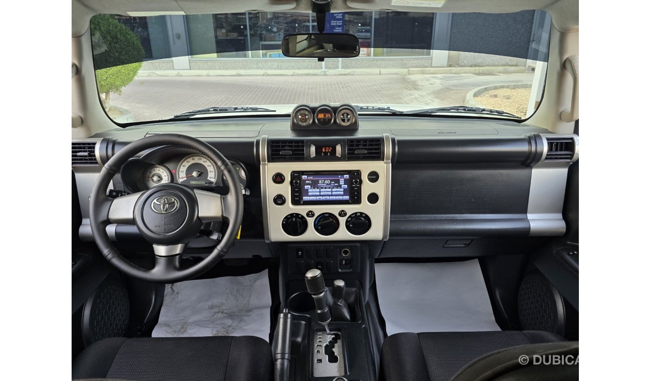 Toyota FJ Cruiser TOYOTA FJ GXR 2015 GCC GOOD CONDITION INSIDE OUT SIDE