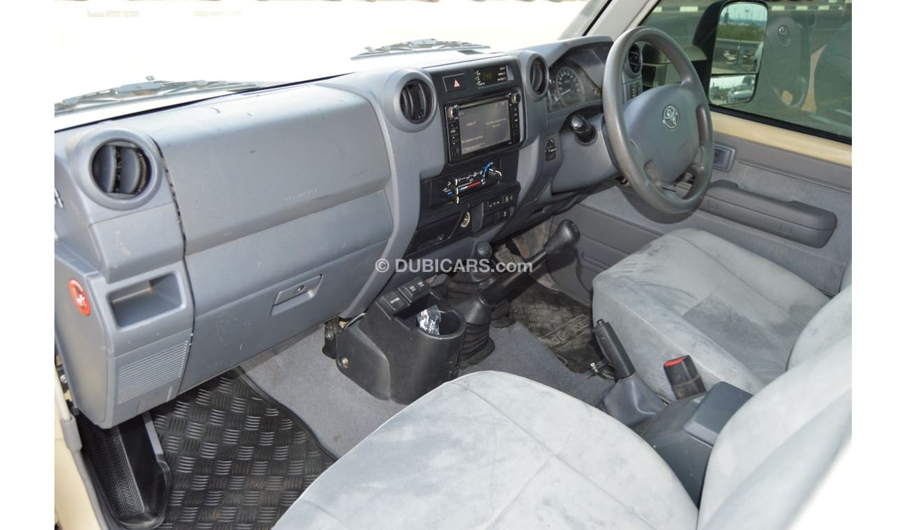 Toyota Land Cruiser Pick Up Double Cabin Perfect inside and out