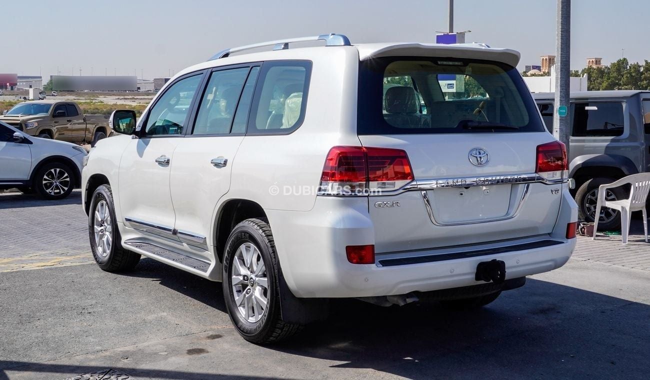 Toyota Land Cruiser GXR V8