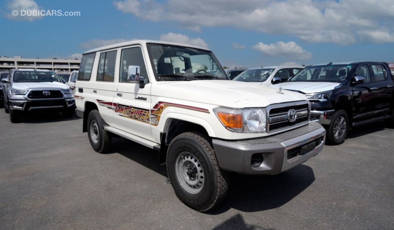 تويوتا لاند كروزر هارد توب Toyota Land Cruiser Hard Top 2023 YM LC 76 Petrol 4.0 Ltr 5 Door