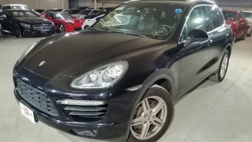 بورش كايان PORSCHE CAYENNE S 4.8L 2011, WITH SUNROOF, LEATHER INTERIOR AND MORE..