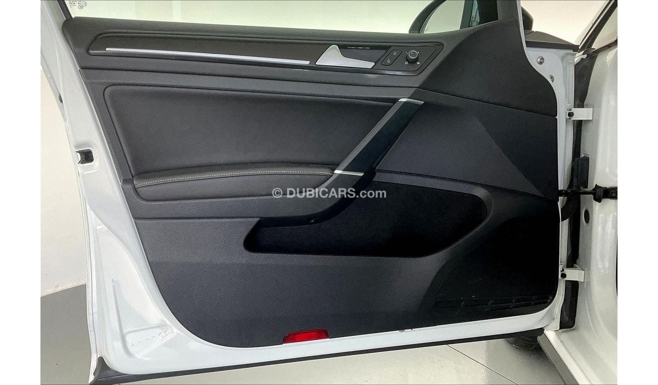 Volkswagen Golf R - Leather w/sunroof