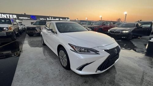 Lexus ES300h 2.5L 2024