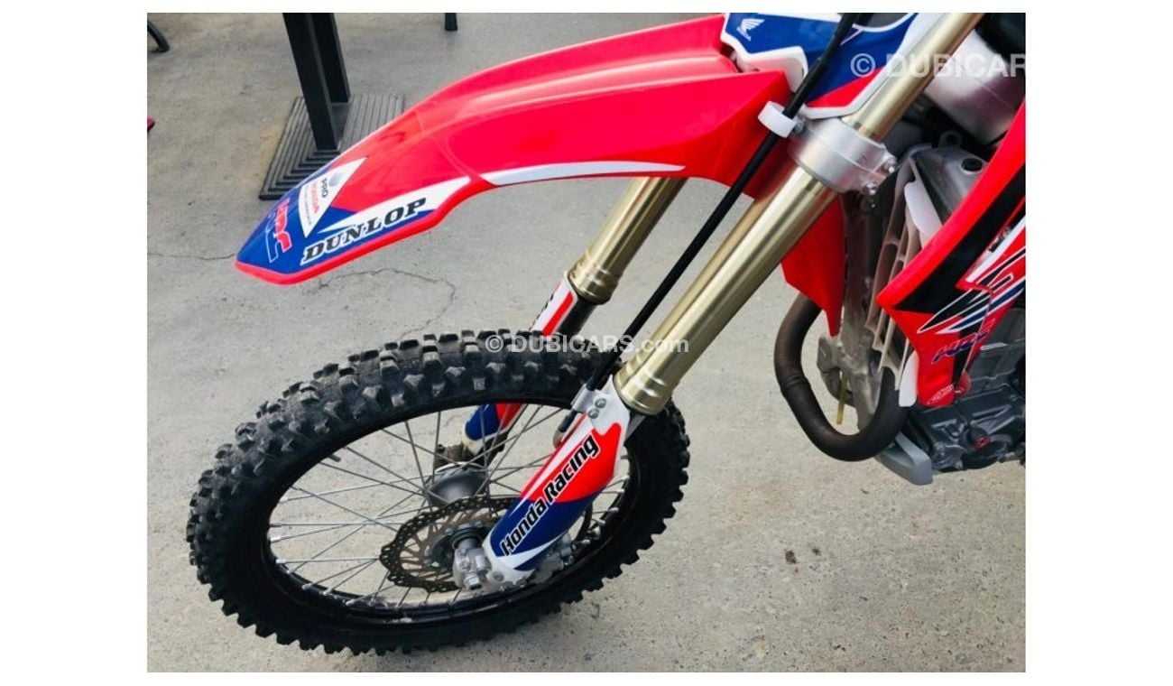 Honda CRF 450R DIRT BIKE IN MINT CONDITION