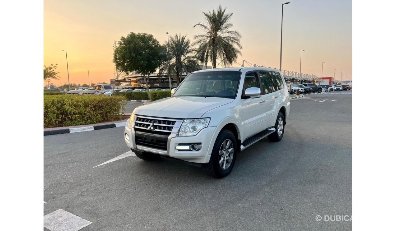 ميتسوبيشي باجيرو Toyota Mitsubishi Pajero 2017 V6 petrol Left hand drive Accident free with gurranty