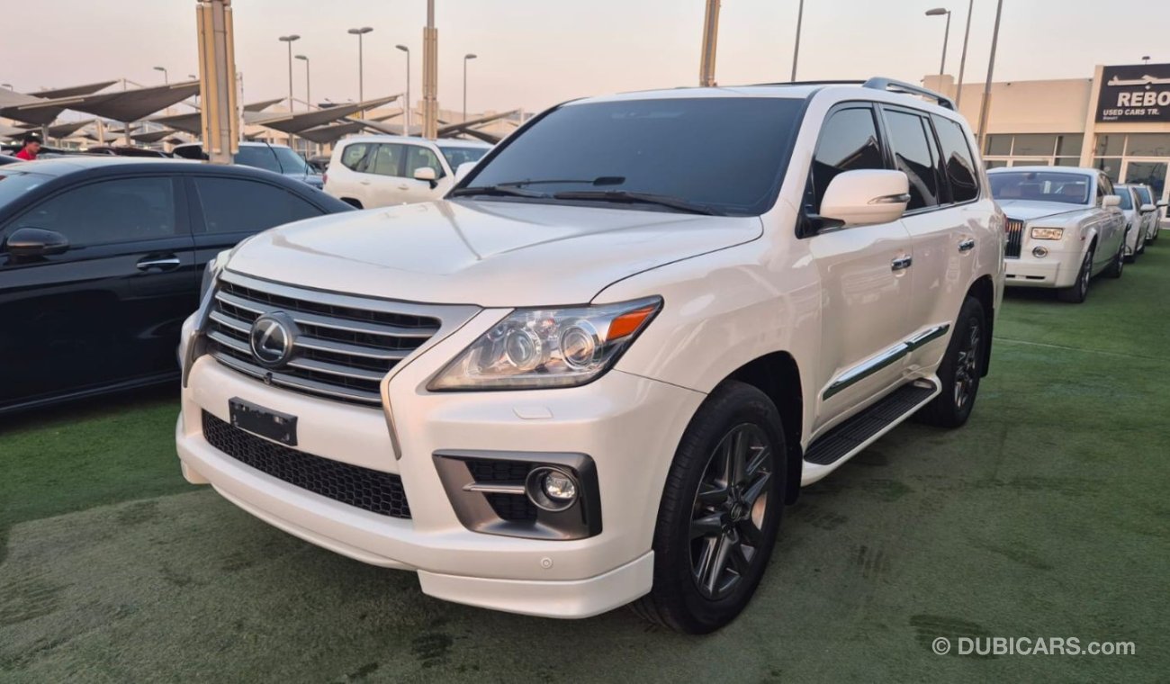 Lexus LX570 2014 Lexus LX570 Sport Platinum (URJ201), 5dr SUV, 5.7L 8cyl Petrol, Automatic, All Wheel Drive. cle