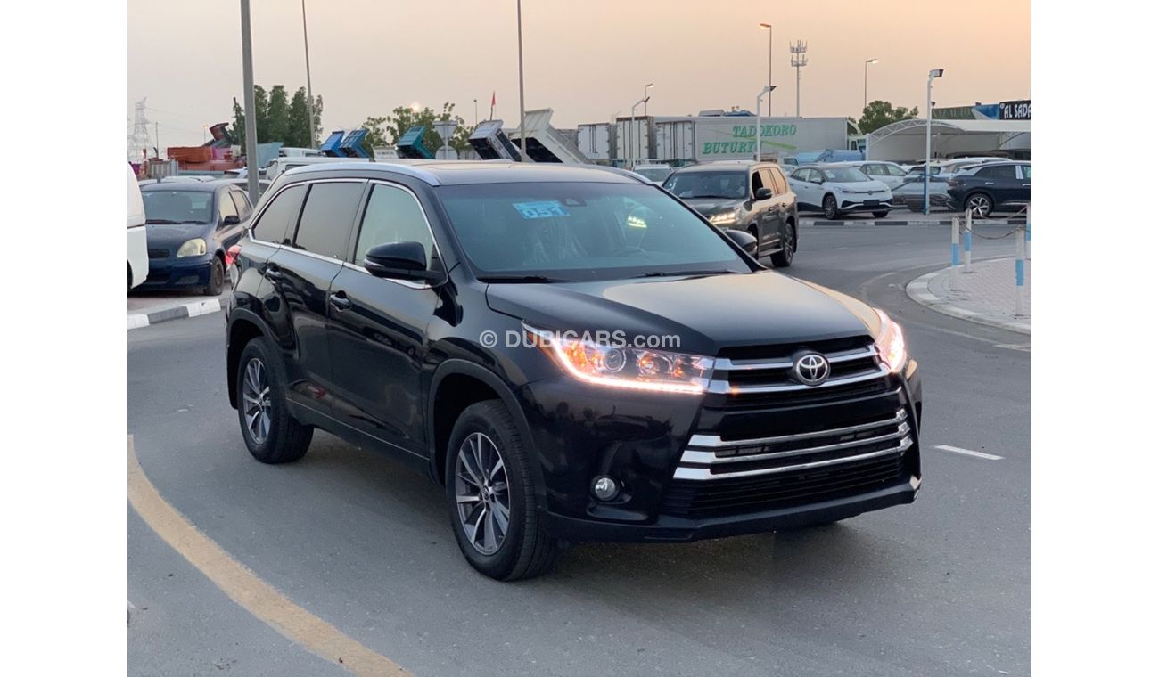 Used 2017 TOYOTA HIGHLANDER XLE 4x4 2017 For Sale In Dubai - 552795