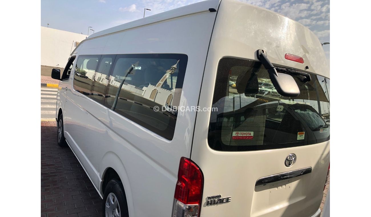 Toyota Hiace Commuter GLX High Roof Toyota Hiace Highroof Bus 13 seater,Diesel.