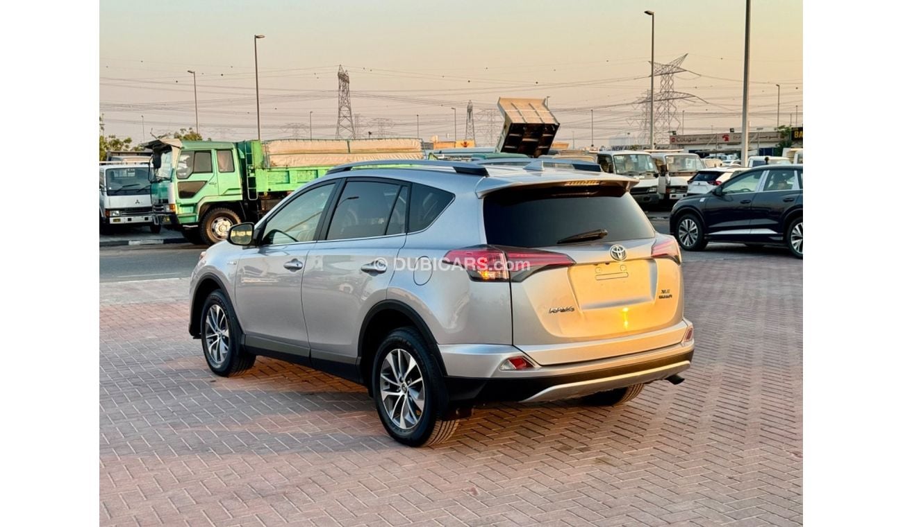 تويوتا راف ٤ Limited 2.5L 2018 Limited HYBRID SUNROOF PUSH START UAE PASS CANADA SPEC