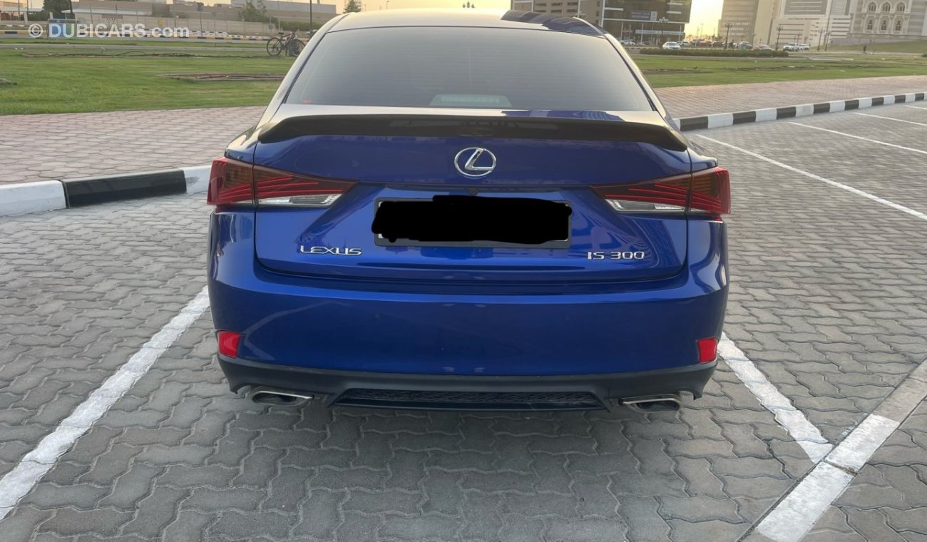 لكزس IS 300 F Sport 2.0L GCC