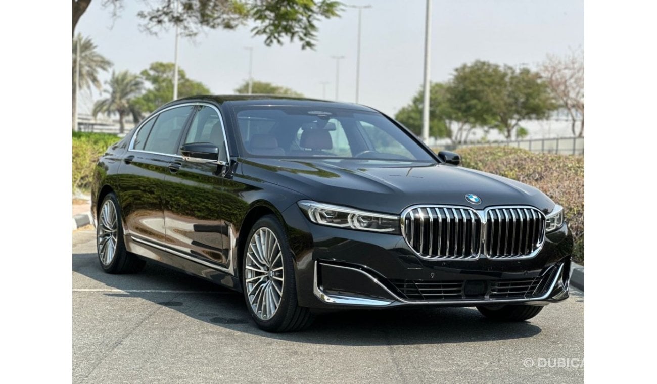 BMW 730Li Luxury BMW 730 Li M Package / Under Warranty from AGMC / GCC / 2021 / 335 Hp / 2 Keys / 3,480 AED Mo