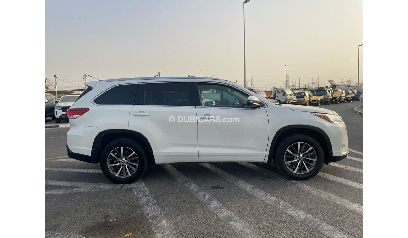 Toyota Highlander 2018 Toyota Highlander XLE 3.5L V6 Full Option Sunroof 7 Leather Seats - Radar & BSM Auto Trunk - 53