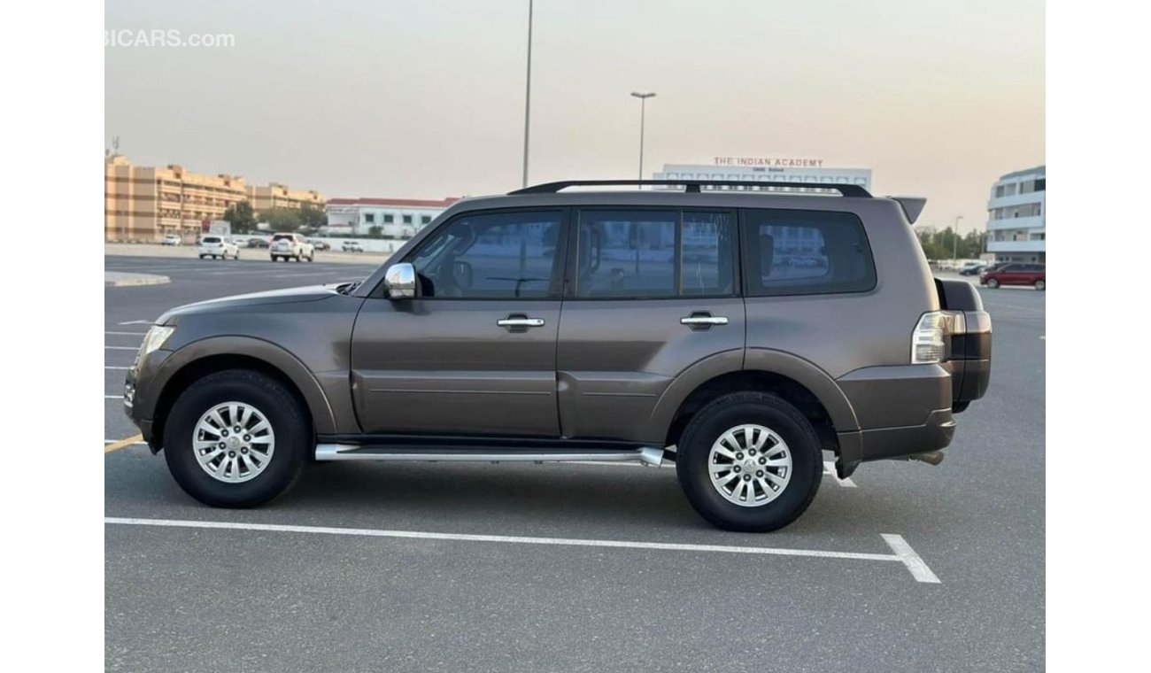 ميتسوبيشي باجيرو Mitsubishi pajero 2015 left hand drive petrol