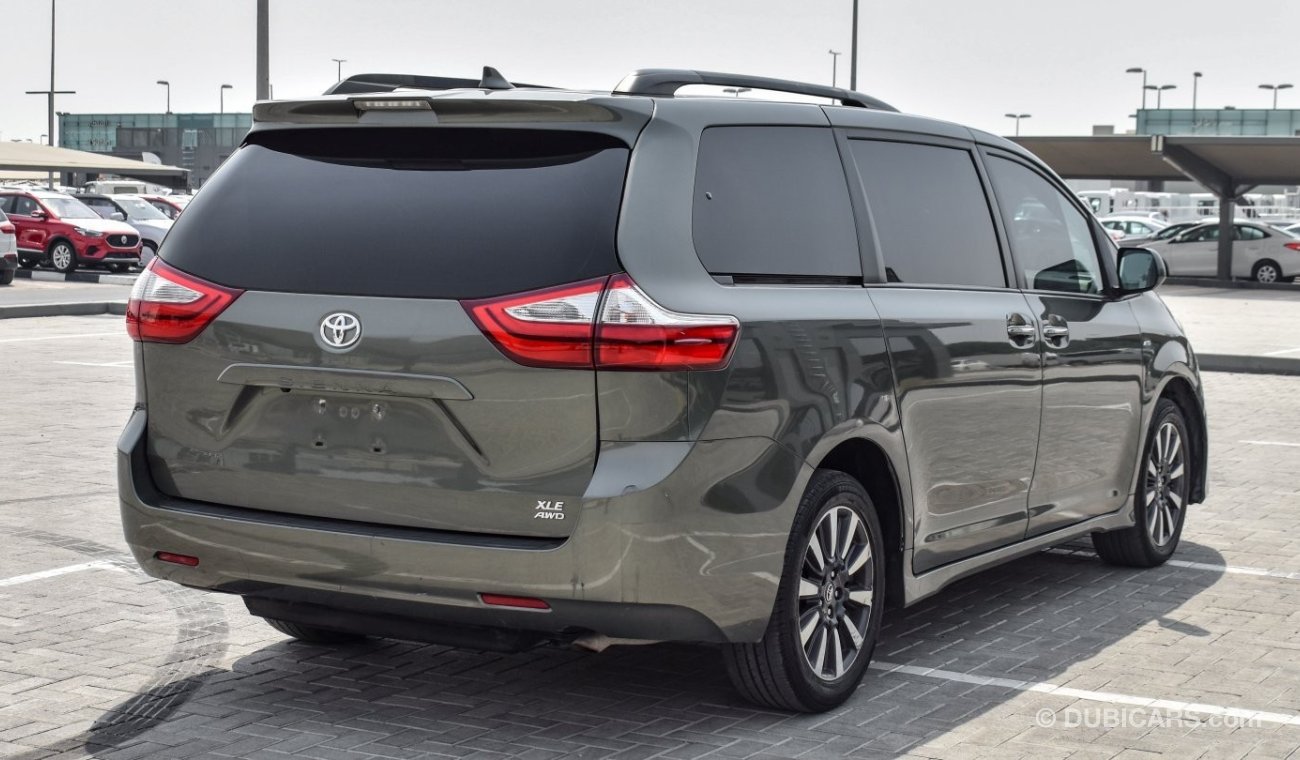 Toyota Sienna XLE AWD