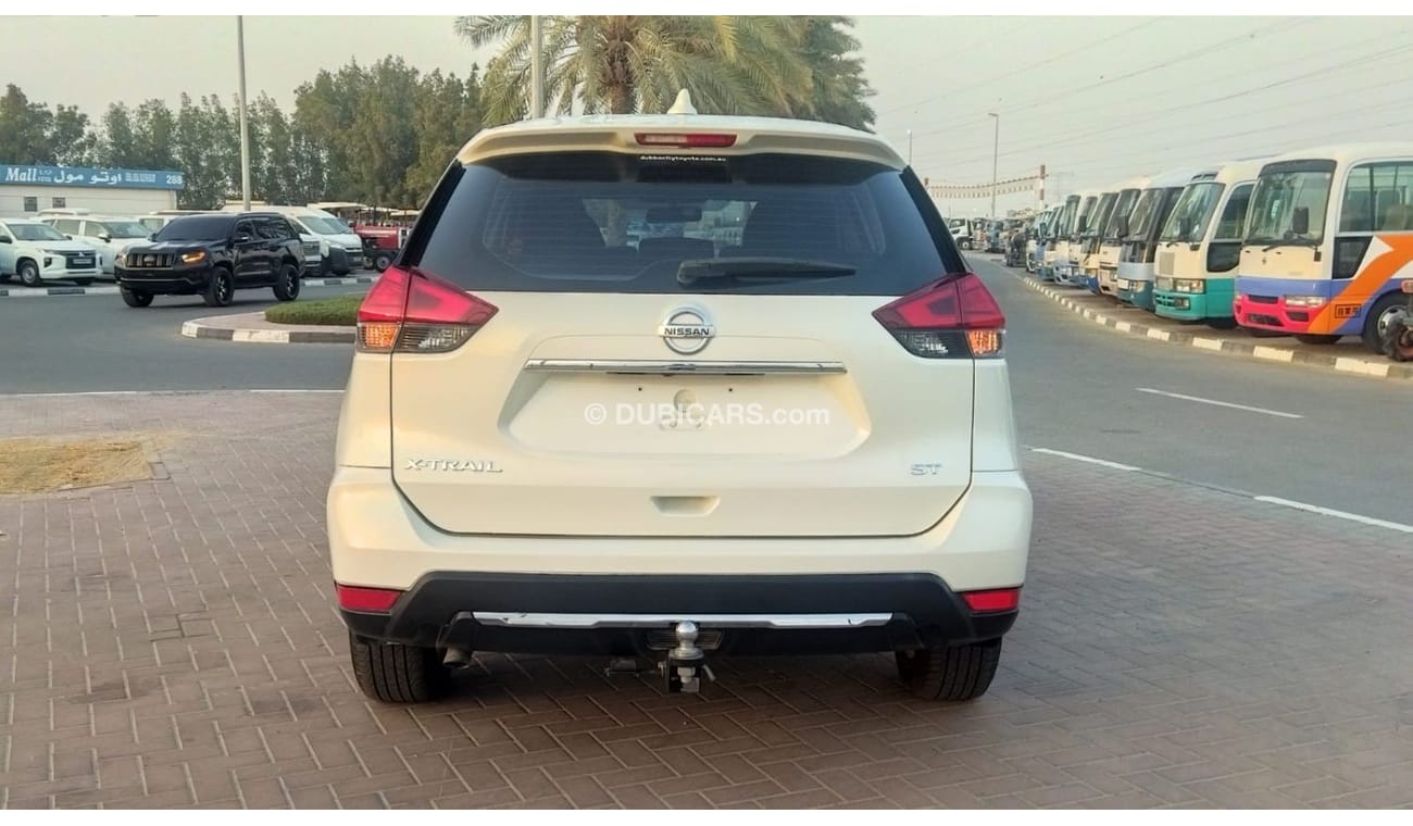 نيسان إكس تريل Nissan X Trail 2017 model petrol perfect condition