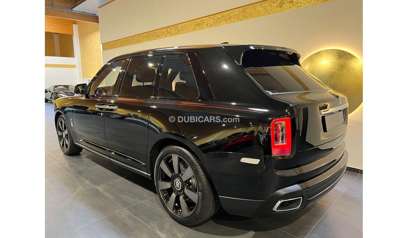 Rolls-Royce Cullinan NEW FULLY LOADED 4 SEATS BLACK/RED