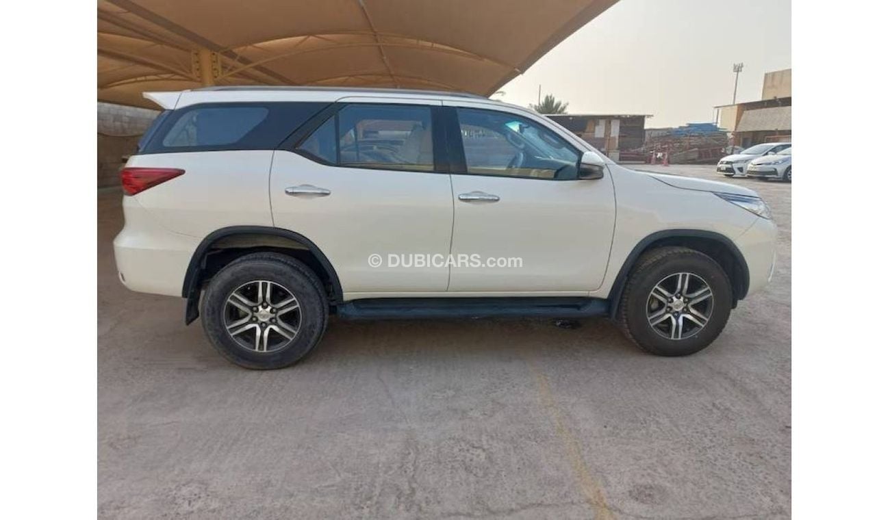 Toyota Fortuner TOYOTA FORTUNER 2.7EXR 2020 IN EXCELLENT CONDITION WITH SET OF 03 KEYS