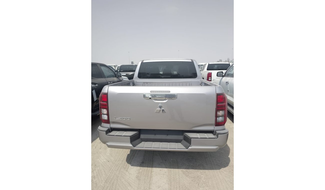 ميتسوبيشي L200 2.4L DIESEL FULL OPTION A/T 2024