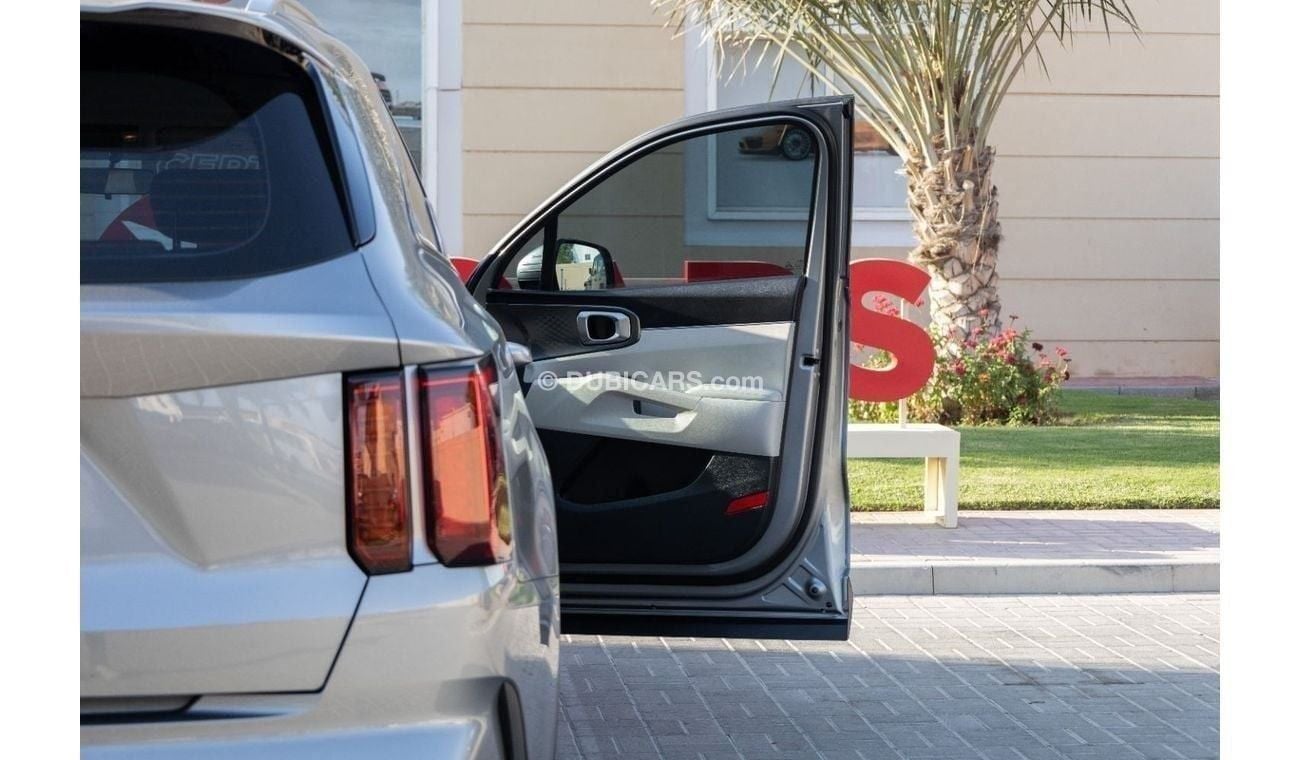 كيا سورينتو Base 2.4L FWD Kia Sorento 2023 GCC under Agency Warranty with Flexible Down-Payment.