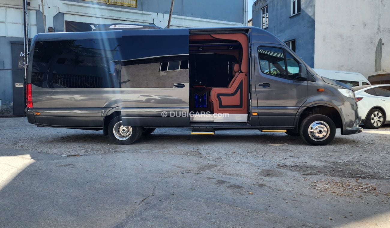 Mercedes-Benz Sprinter Mercedes benz Sprinter Bus 14+2+1= 17 seater vip luxury interior design brand new just 150 km only