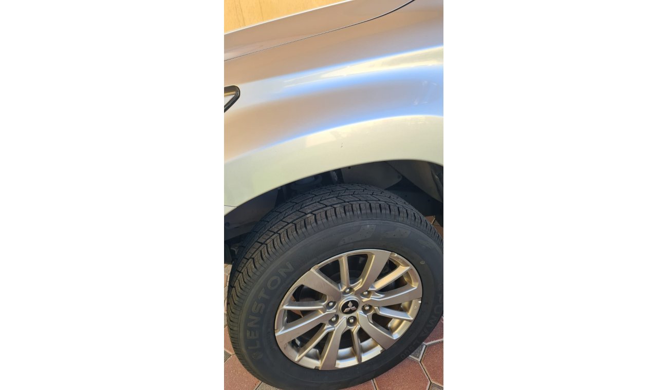 Mitsubishi Montero Sport GLS Mid 3.0L