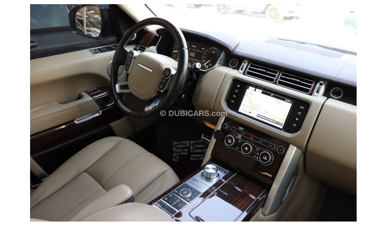 لاند روفر رينج روفر Range Rover Vogue HSE / 2016 / GCC / V8 / Free Accident