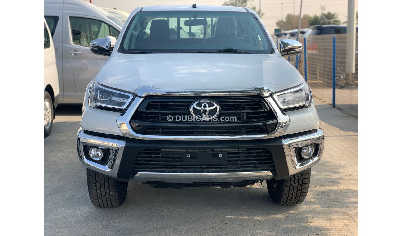 New Toyota Hilux SR5 MODEL 2021 Petrol 2021 for sale in Dubai - 385403