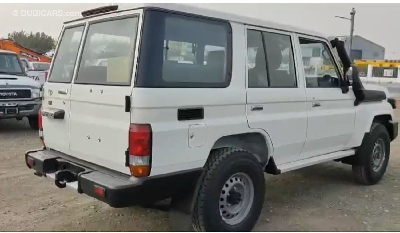 Toyota Land Cruiser Hard Top LC76 4.2L MT DIESEL 5 DOORS