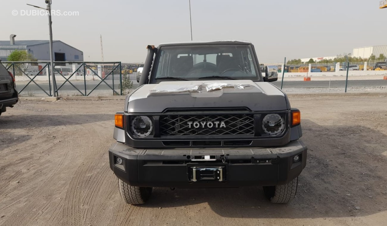 تويوتا لاند كروزر بيك آب LAND CRUISER GRJ 79 4.0 V6 AUTOMATIC FULL OPTION **التصدير فقط خارج الخليج** **EXPORT ONLY