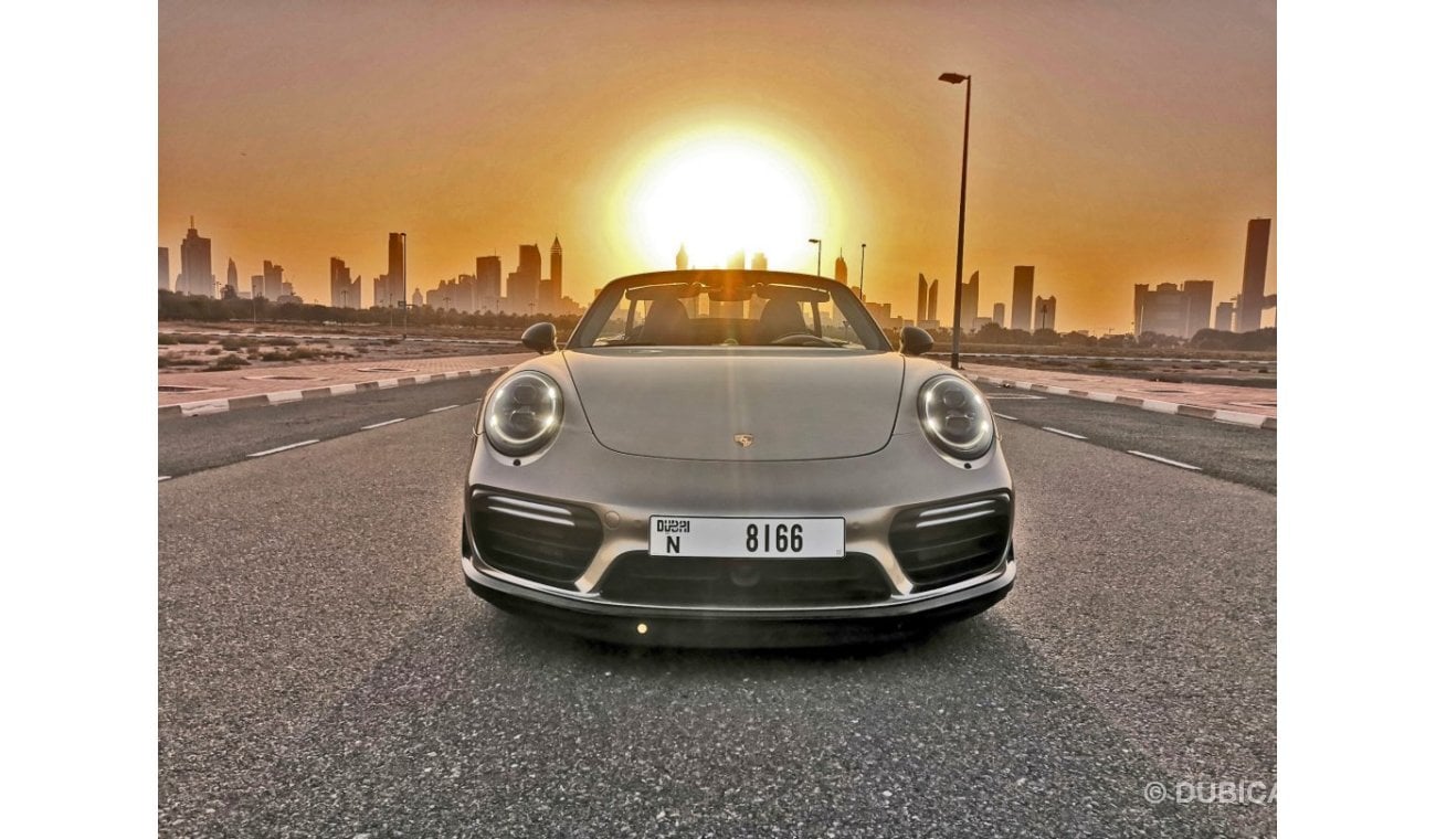 Porsche 911 Turbo S 3.8L (560 HP) Convertible