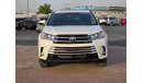 Toyota Highlander SE sport Addition full option sunroof and original leather seats