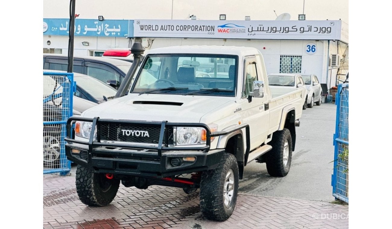 Toyota Land Cruiser Pick Up