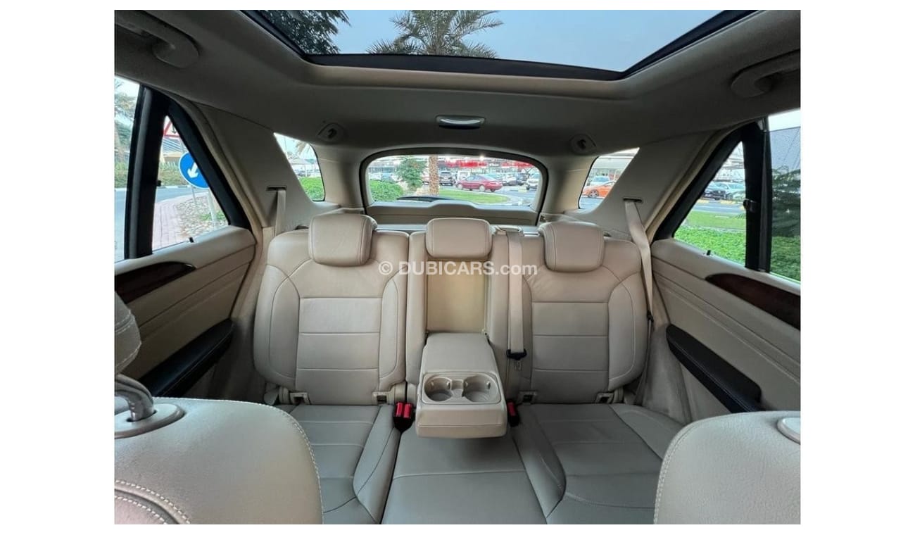 مرسيدس بنز ML 400 MERCEDES BENZ ML400 2015 AMG GCC FULL OPTIONS IN PERFECT CONDITION