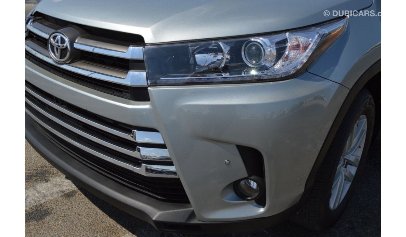 Toyota Highlander LE Perfect inside and out