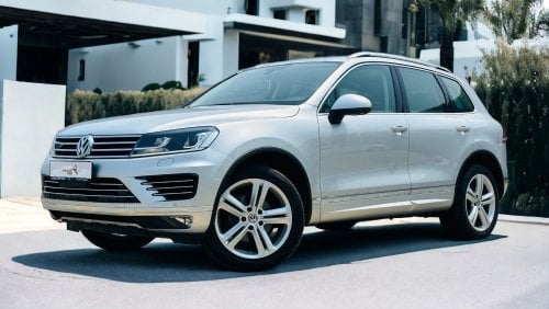 Volkswagen Touareg Highline Plus AED 1,585 PM AVAILABLE | FSH | LOW MILEAGE | VOLKSWAGEN TOUAREG 2018 | V6