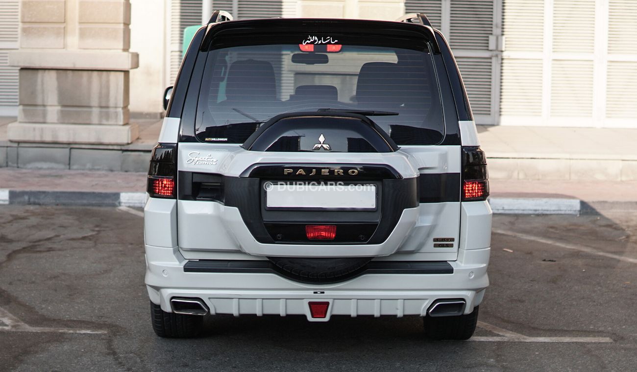 ميتسوبيشي باجيرو Mitsubishi Pajero