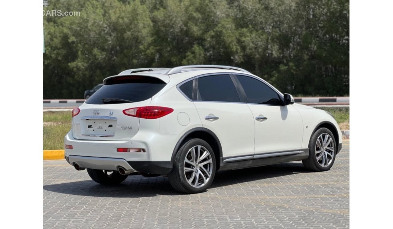 إنفينيتي QX50 لاكجري