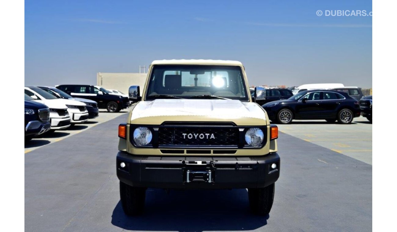 تويوتا لاند كروزر بيك آب 79 Single Cab Pickup DLX 2.8L Turbo Diesel 4WD Automatic