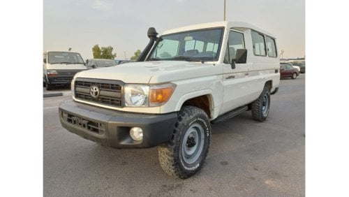 تويوتا لاند كروزر هارد توب TOYOTA LAND CRUISER HARD TOP LEFT HAND DRIVE (PM 838)