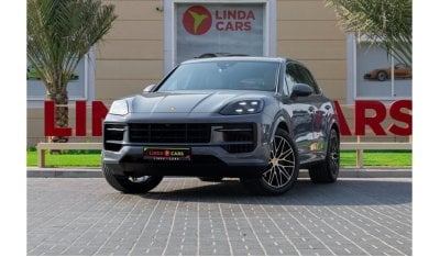 بورش كايان Porsche Cayenne 2024 GCC under Agency Warranty with Flexible Down-Payment.