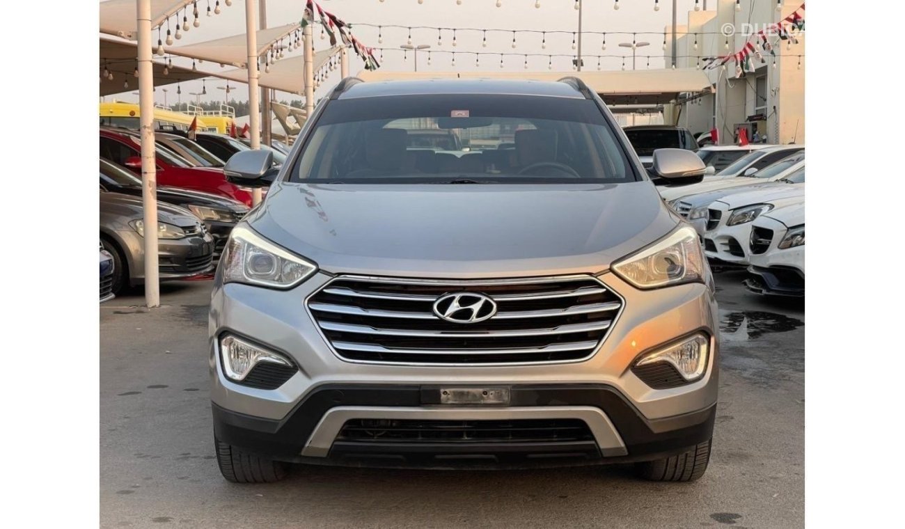 Hyundai Santa Fe GLS موديل 2015 ، خليجي ، 6 سلندر ، ناقل حركة اوتوماتيك ، مالك ثاني من الوكالة ، عداد المسافات 172000