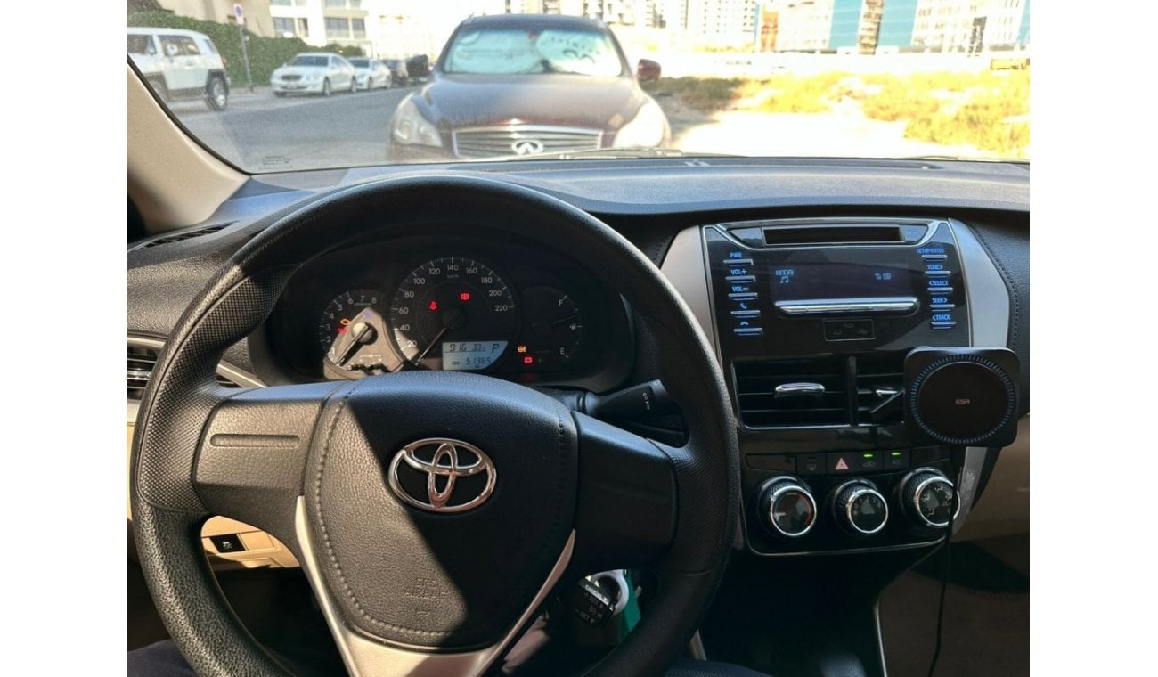 Toyota Yaris SE 1.3L (100 HP)