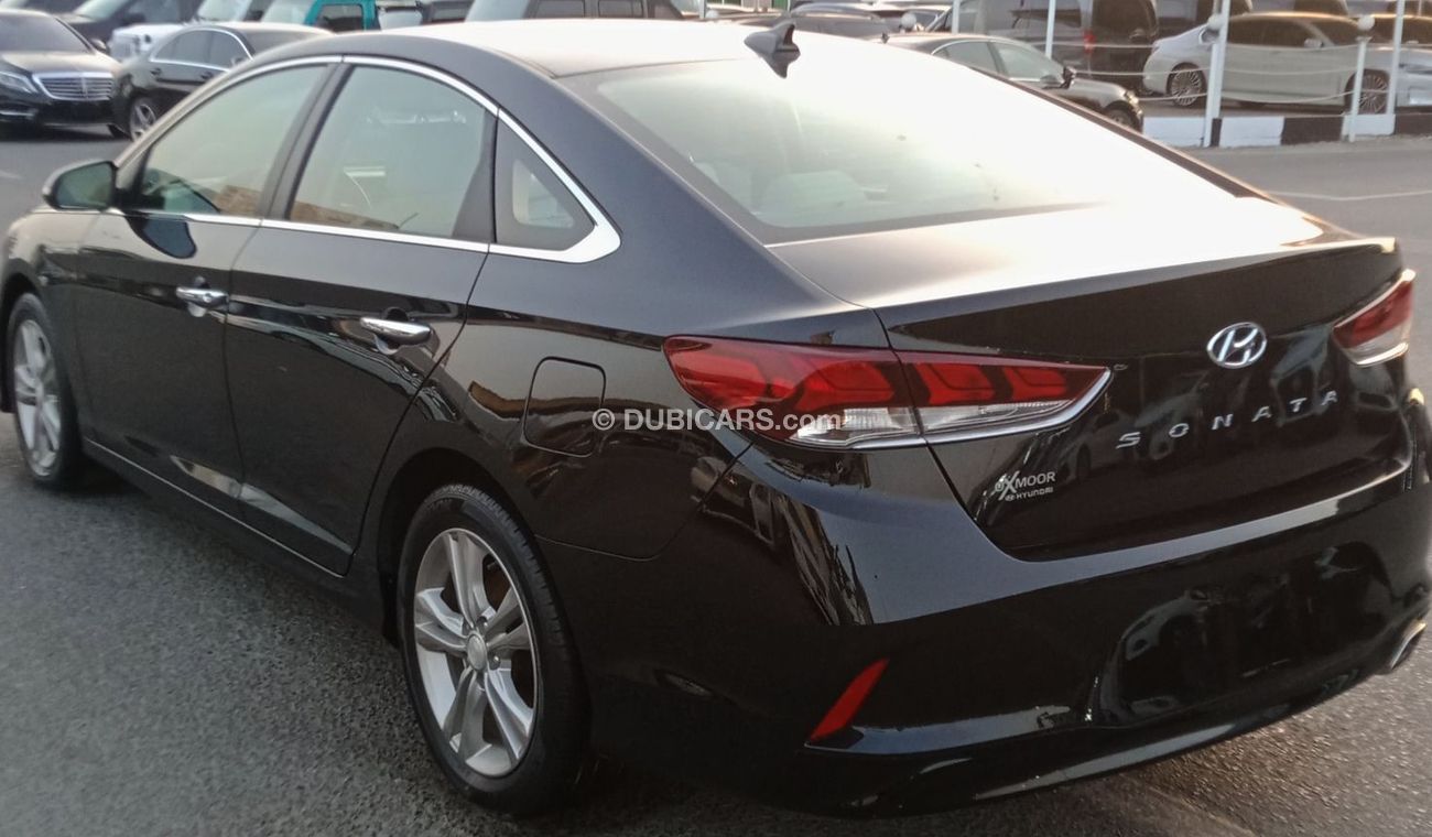 Hyundai Sonata Base 2.5L