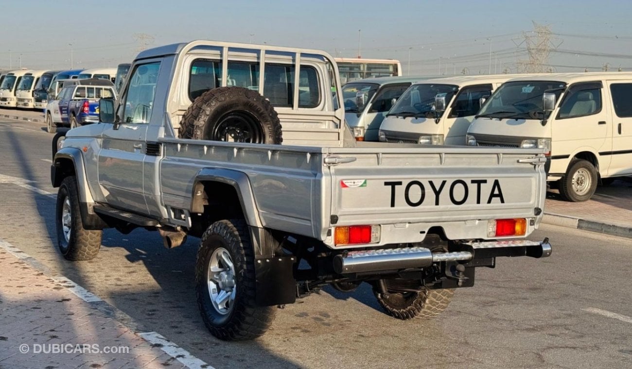 Toyota Land Cruiser Pick Up SINGLE CABIN | 4 X 4 | PREMIUM BULL BAR | RHD | 2010 | 4.5L DIESEL | RHD | AIR SNORKEL