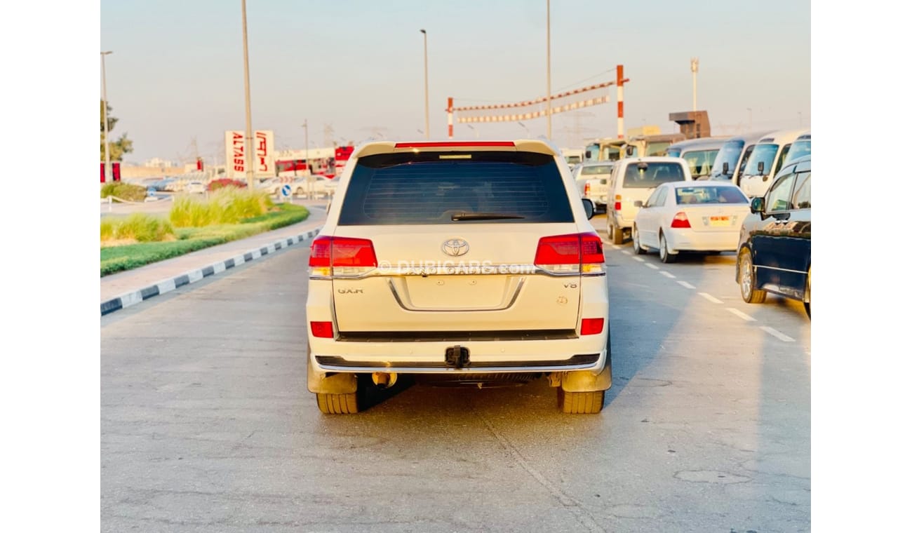 تويوتا لاند كروزر Toyota landcuriser GXR V8 2018 Diesel full option Top the range excellent condition