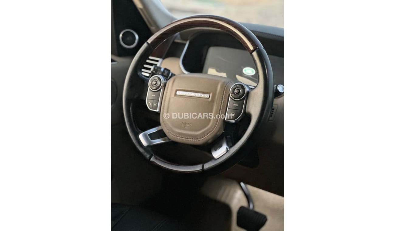 لاند روفر رينج روفر MODEL 2014 GCC CAR PERFECT CONDITION FULL OPTION PANORAMIC ROOF 2 keys