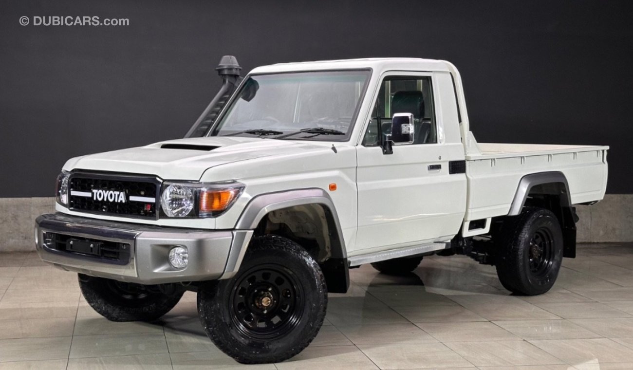 تويوتا لاند كروزر بيك آب Land Cruiser pick up  single cabin RHD 2015