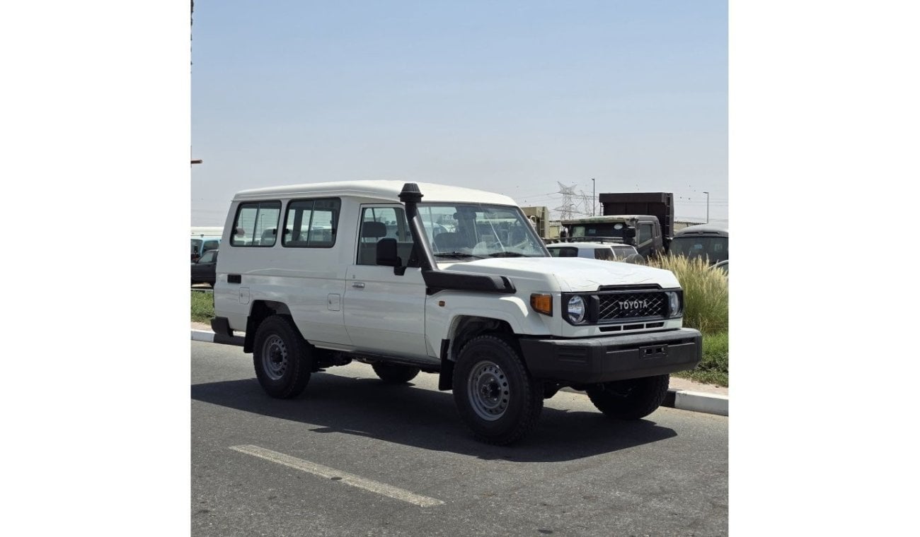 تويوتا لاند كروزر هارد توب 2024 Land Cruiser LC78 4.0L Petrol MT