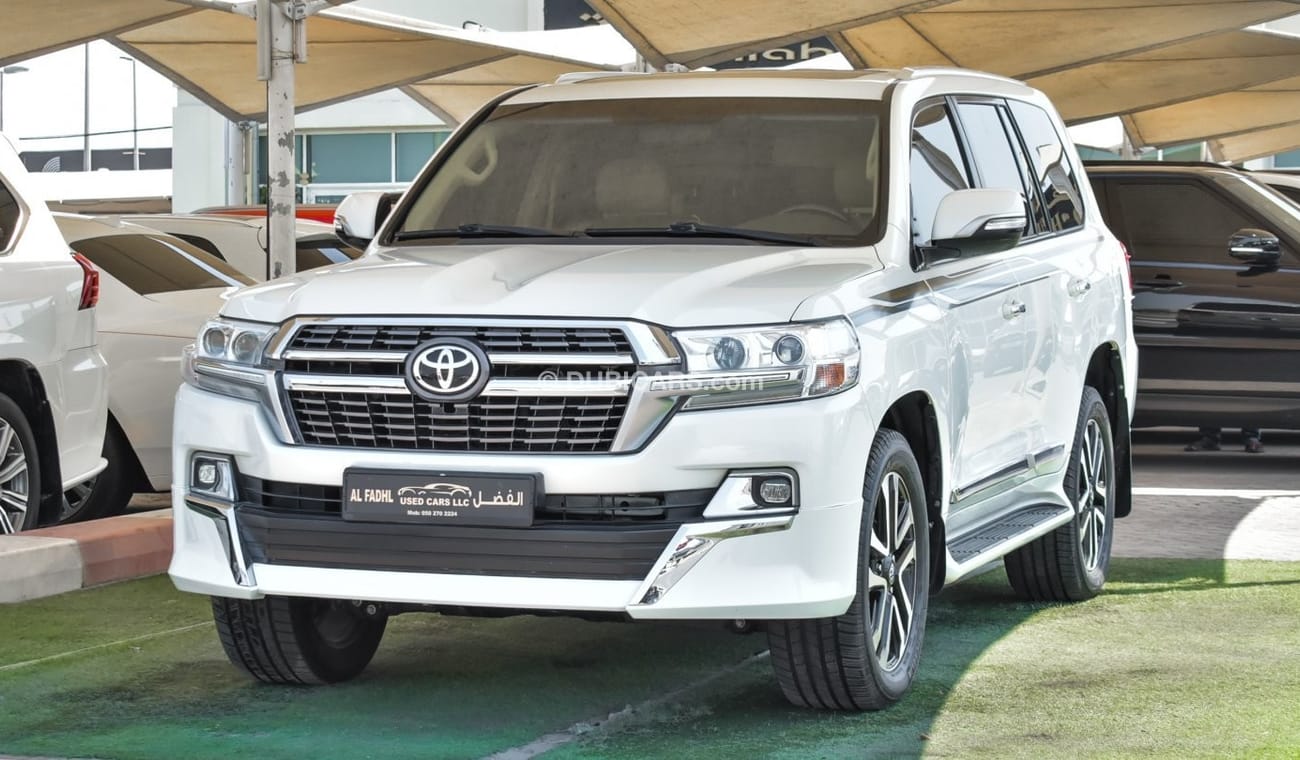 Used Toyota Land Cruiser GXR V8 2018 for sale in Sharjah - 665177