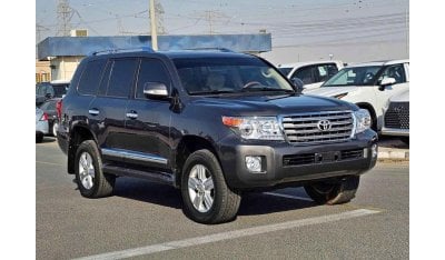 Toyota Land Cruiser GXR Toyota Landcuriser 2015  Petrol Left hand drive very excellent